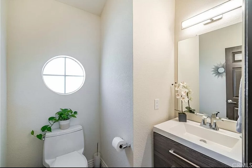 Building Photo - 7944 E Deerfield Ln