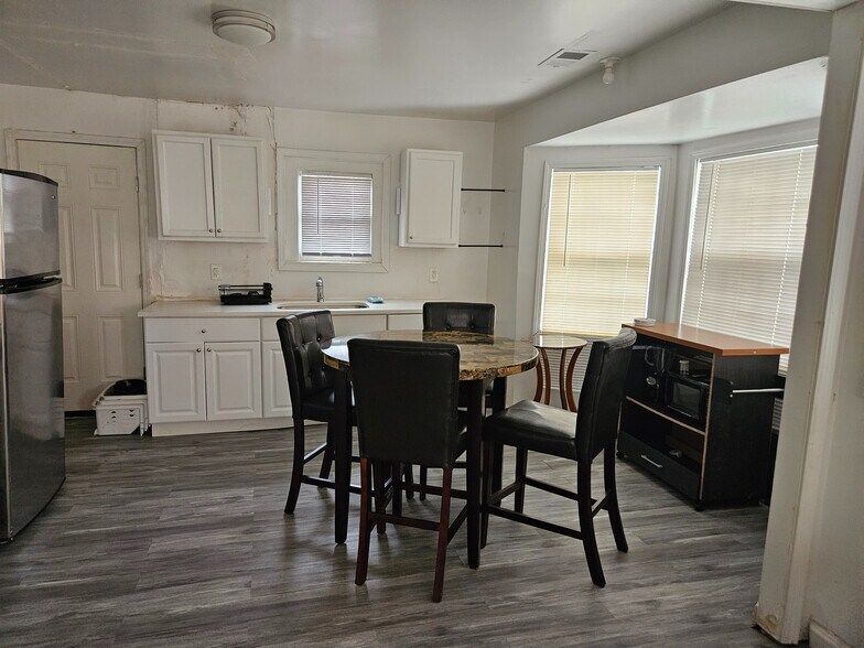 Building Photo - Room in Duplex on Whitaker Cir NW