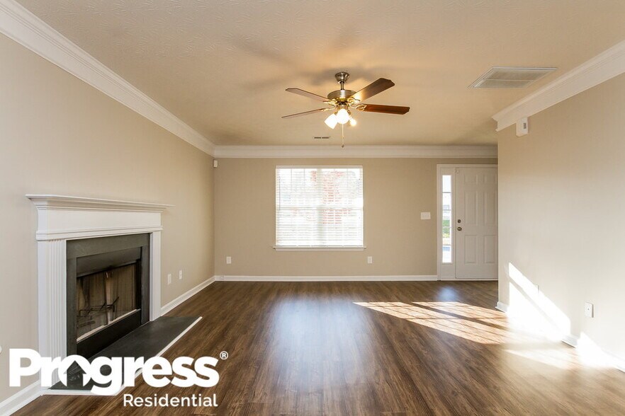 Building Photo - 7033 Tanners Creek Dr