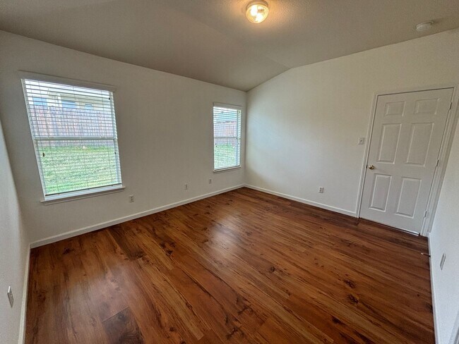 Building Photo - Gaston-Sheldon -Pflugerville