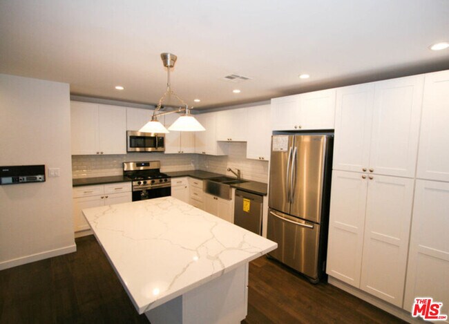 Building Photo - 1418 26th St