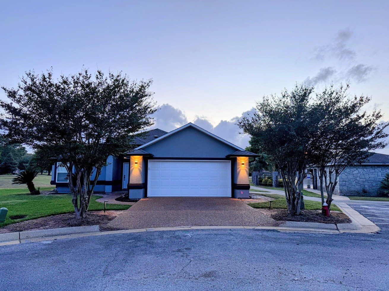 Building Photo - 3201 Kingsmill Dr