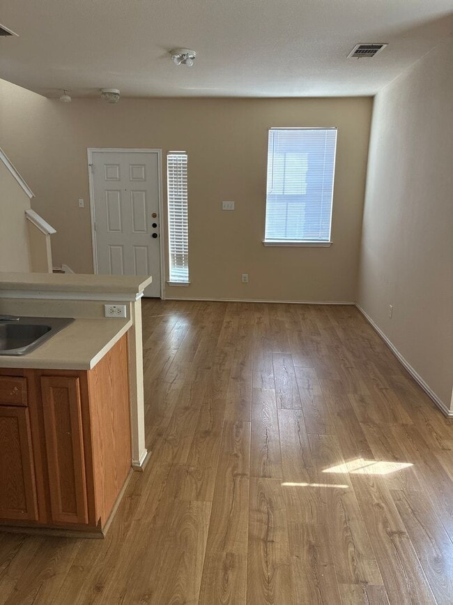 Building Photo - Beautiful 3BR 2BA Home w/ Fenced Backyard • In-Unit Laundry • Attached Garage in Pflugerville