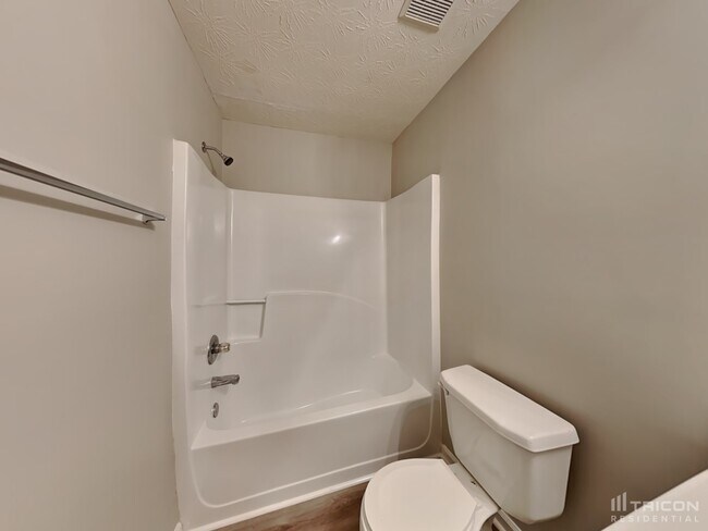 Building Photo - 100 Plumeria St