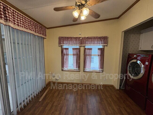 Building Photo - 616 Klickety Klak Ln