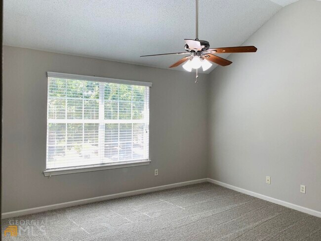 Building Photo - 221 Southwind Ln