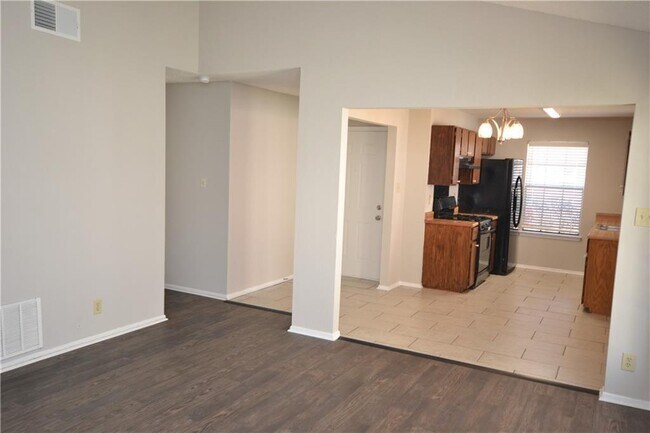 Building Photo - 1105 Green Valley Cove
