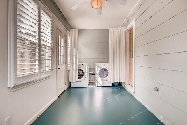 Building Photo - Charming 2 BR / 1 Bath in highly desirable Terrell Heights of San Antonio!