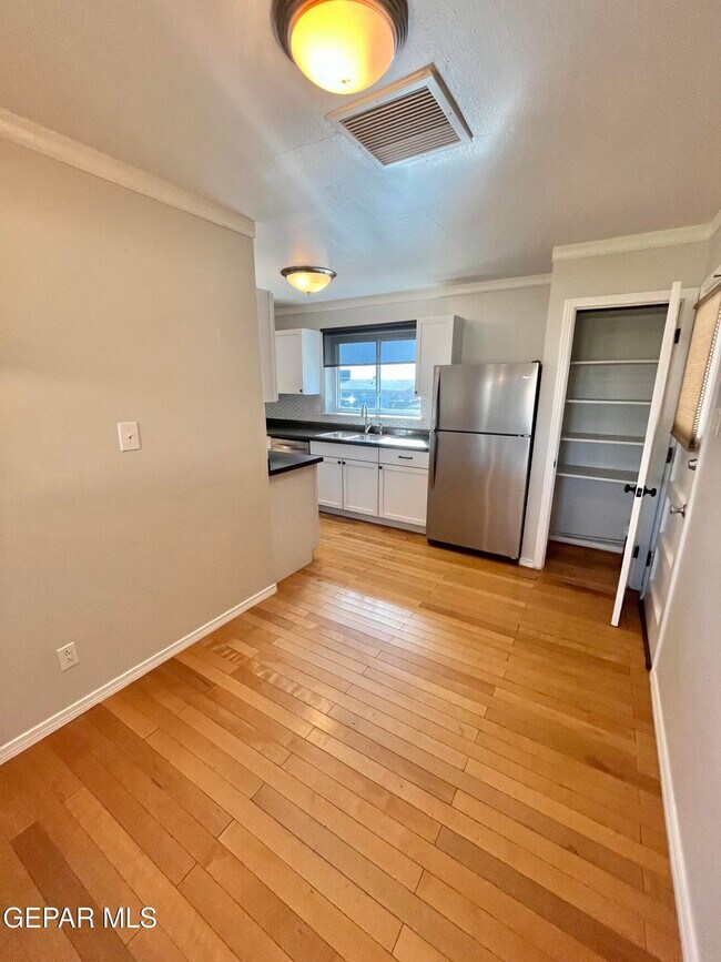 Building Photo - 3315 Capella Ave