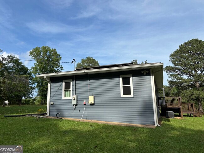 Building Photo - 1402 Dewey St