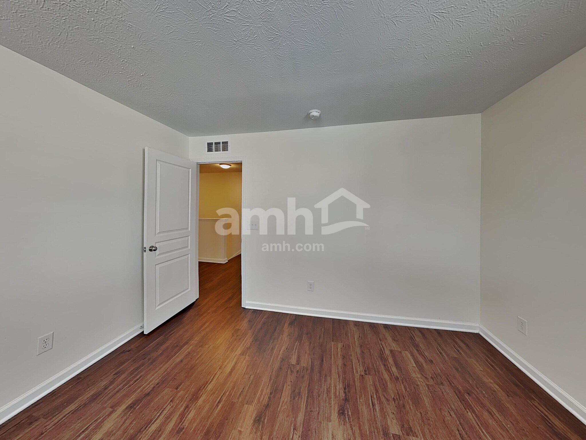 Building Photo - 6605 Shooting Star Dr