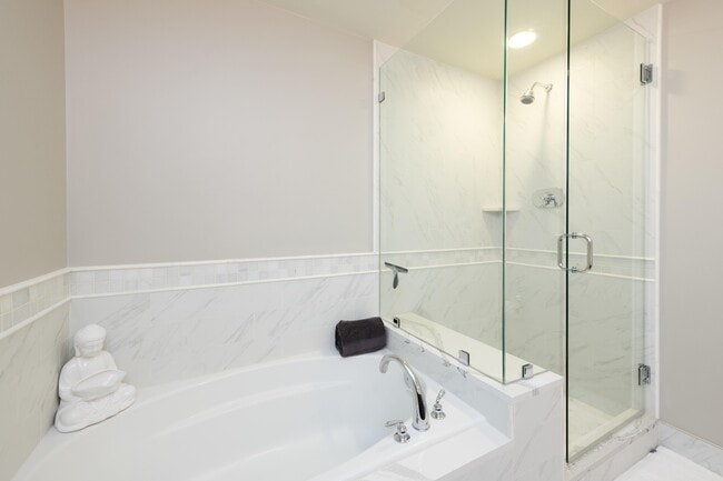 Building Photo - 2001 Lincoln St