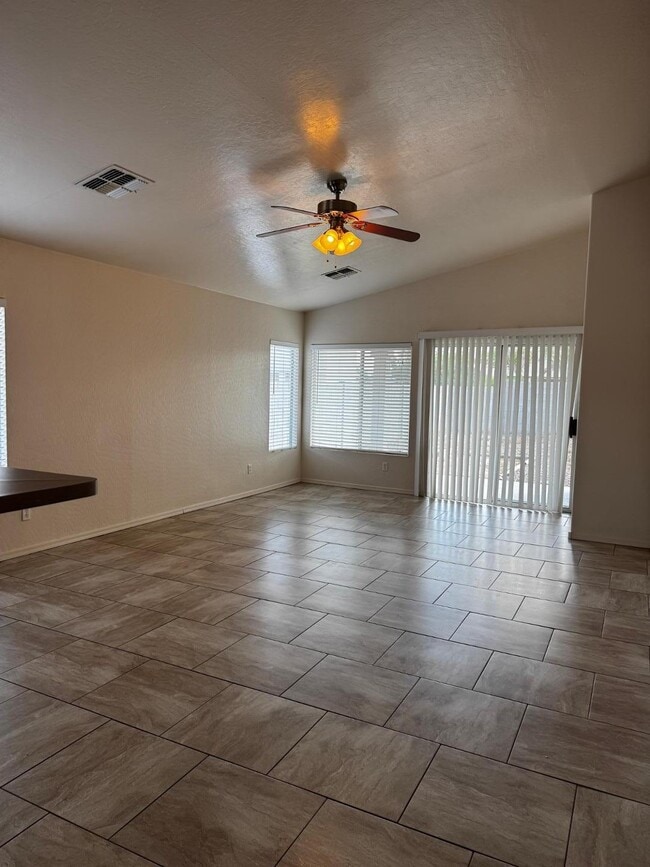 Building Photo - 14613 N 154th Ave