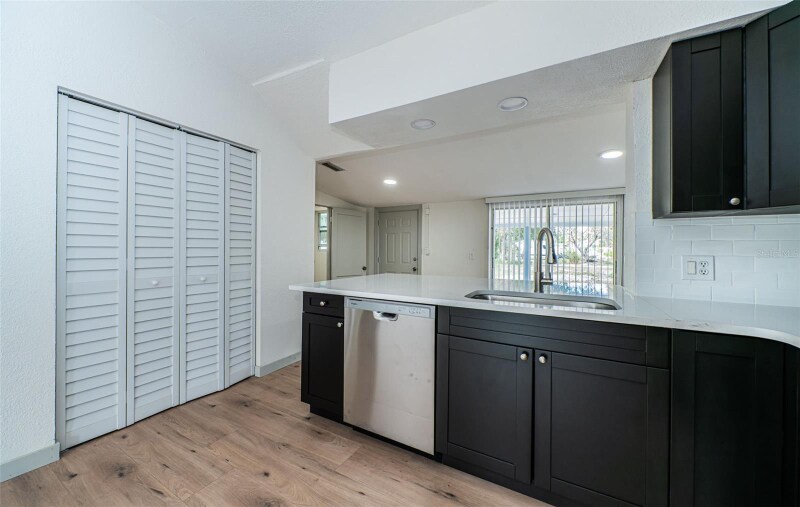 Building Photo - 6027 Illinois Ave