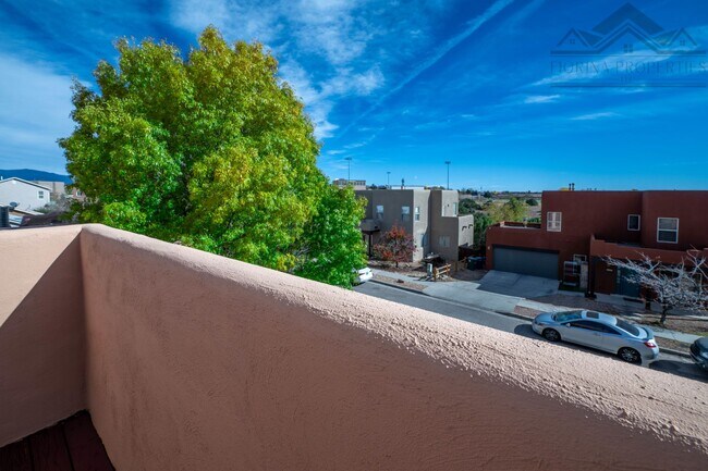 Building Photo - 1 MO. FREE RENT! Serene Pueblo-Style Home in Tierra Contenta