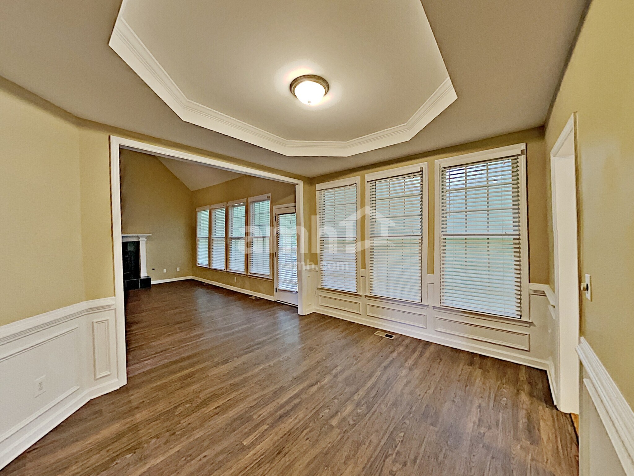 Building Photo - 1555 Brentwood Dr