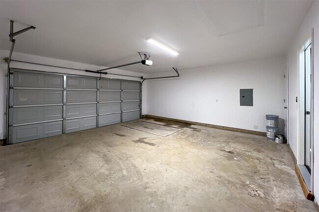 Building Photo - 7802 Bennie Terrace
