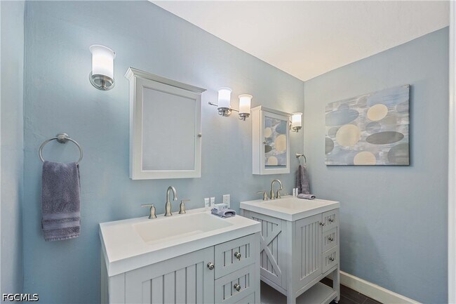 Building Photo - 856 104th Ave N