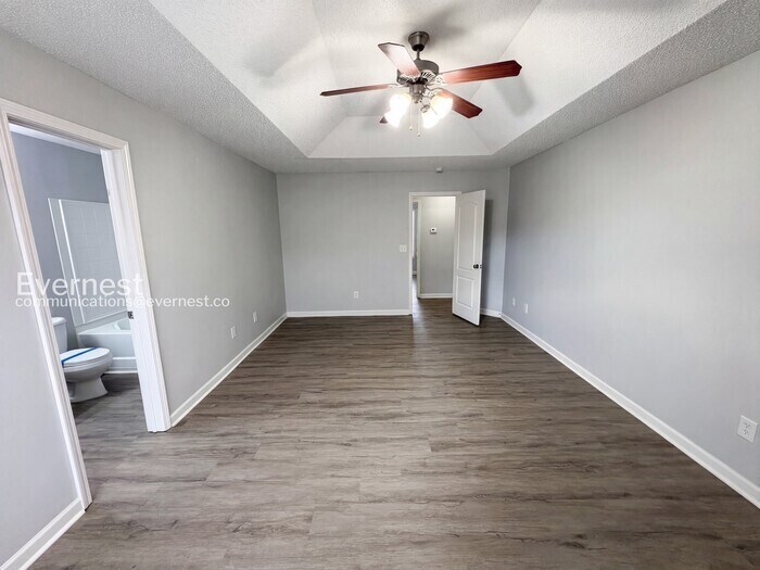 Building Photo - 8610 Thomas Ln