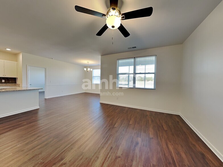 Building Photo - 304 Tessa Grace Wy