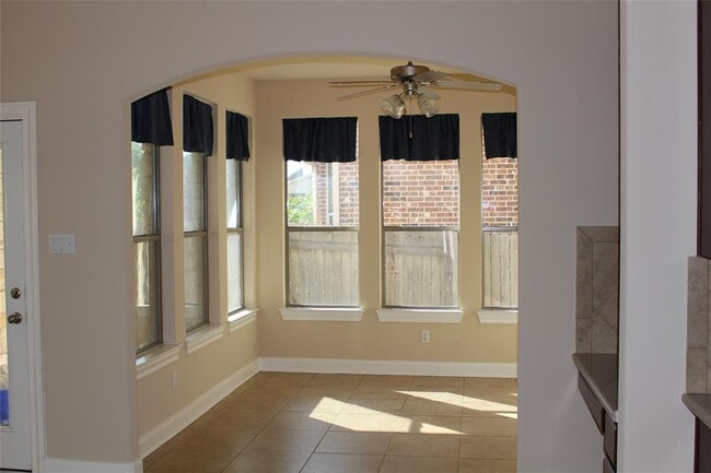 Building Photo - 7617 Menler Dr