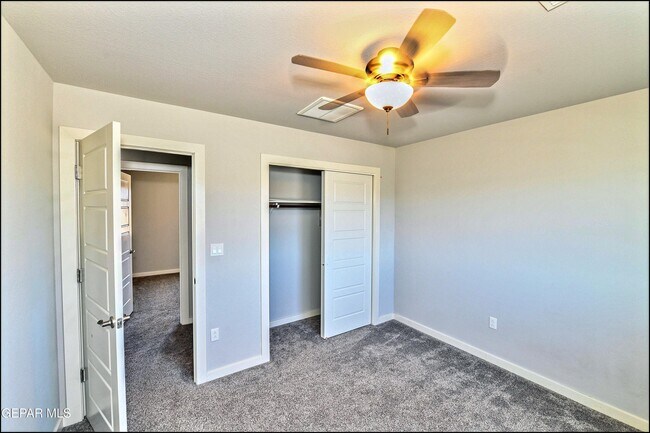Building Photo - 6952 Black Mesquite Dr