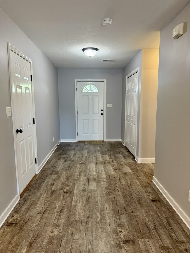 Building Photo - 5264 Blue Star Dr