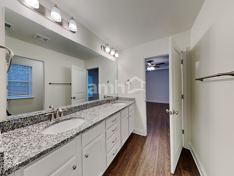 Building Photo - 159 Rivulet Dr
