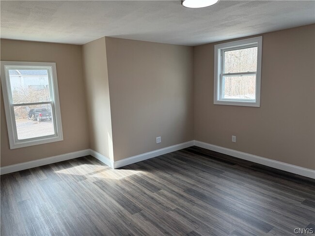 Building Photo - 156 Oswego St