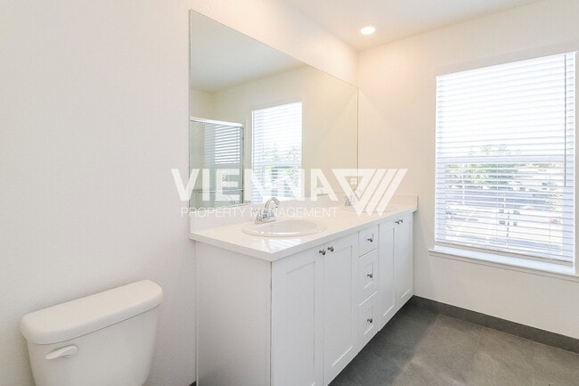 Building Photo - 8094 Quiet Knolls Dr