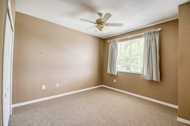 Building Photo - 11010 Legacy Dr