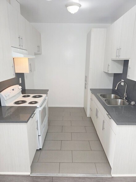 Building Photo - 124 N Brighton St