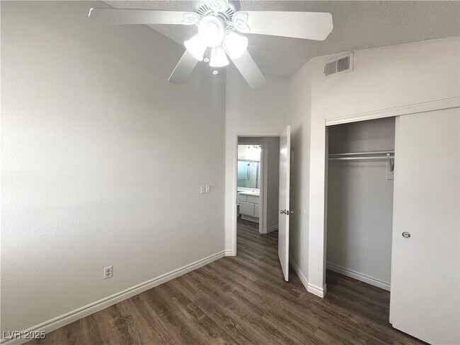 Building Photo - 1537 N Canyon Rose Way