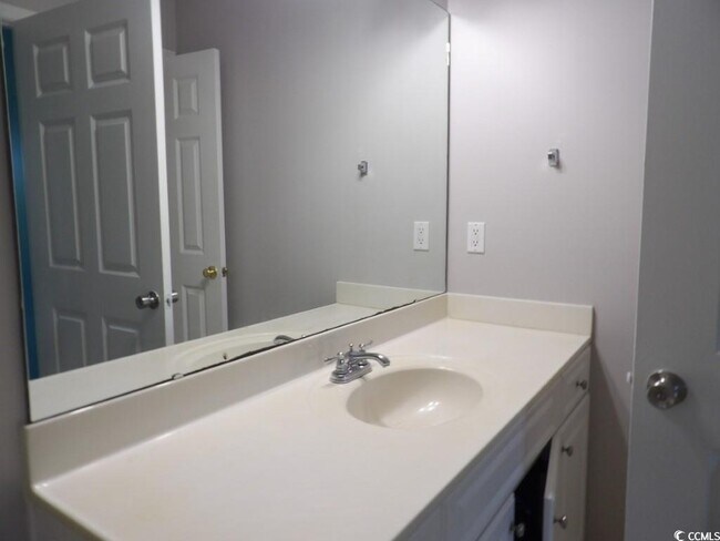 Building Photo - 113 Butkus Dr