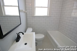 Building Photo - 129 E Ridgewood Ct