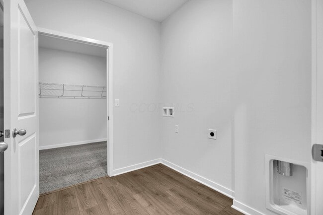Building Photo - 539 Darliene Dr