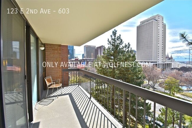 Building Photo - Stunning Downtown SLC Condo - Spacious & P...