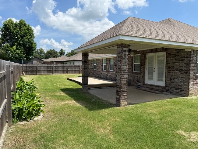 Building Photo - 701 Troy Cove