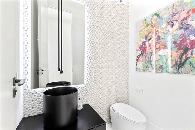 Building Photo - 3600 Lower Roswell Rd