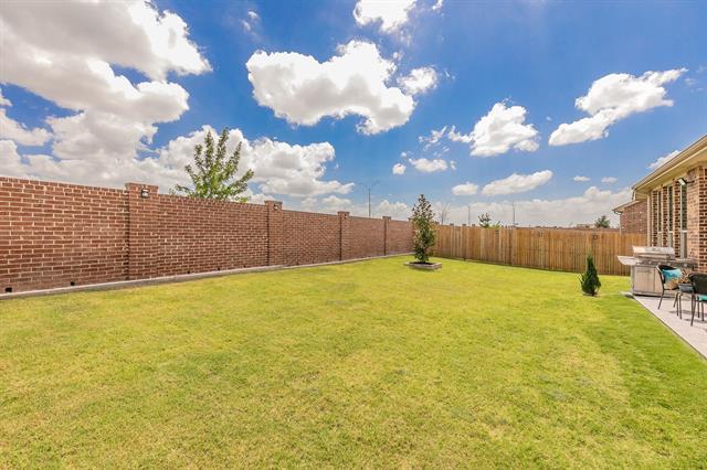Building Photo - 2549 Birchcrest Dr