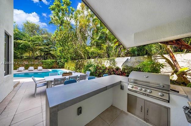 Building Photo - 3900 Douglas Rd