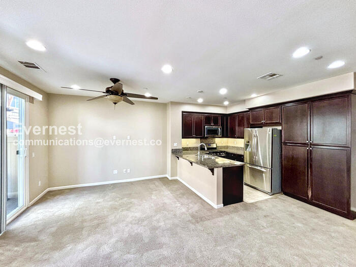 Building Photo - 44064 Calle Luz