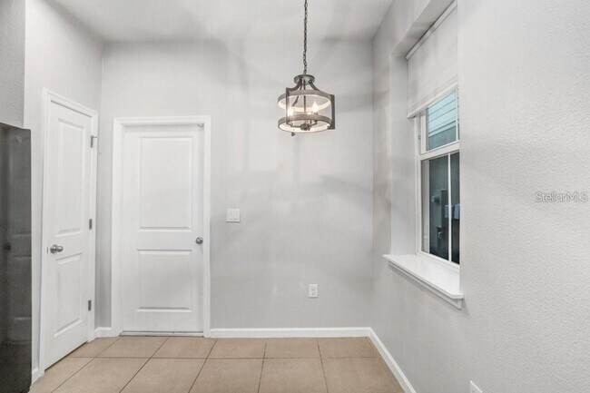 Building Photo - 10976 Verawood Dr