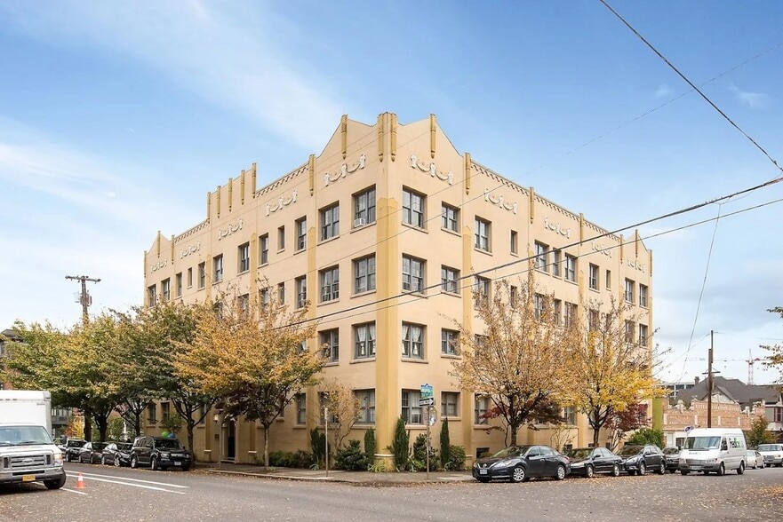 Interior Photo - Worthington