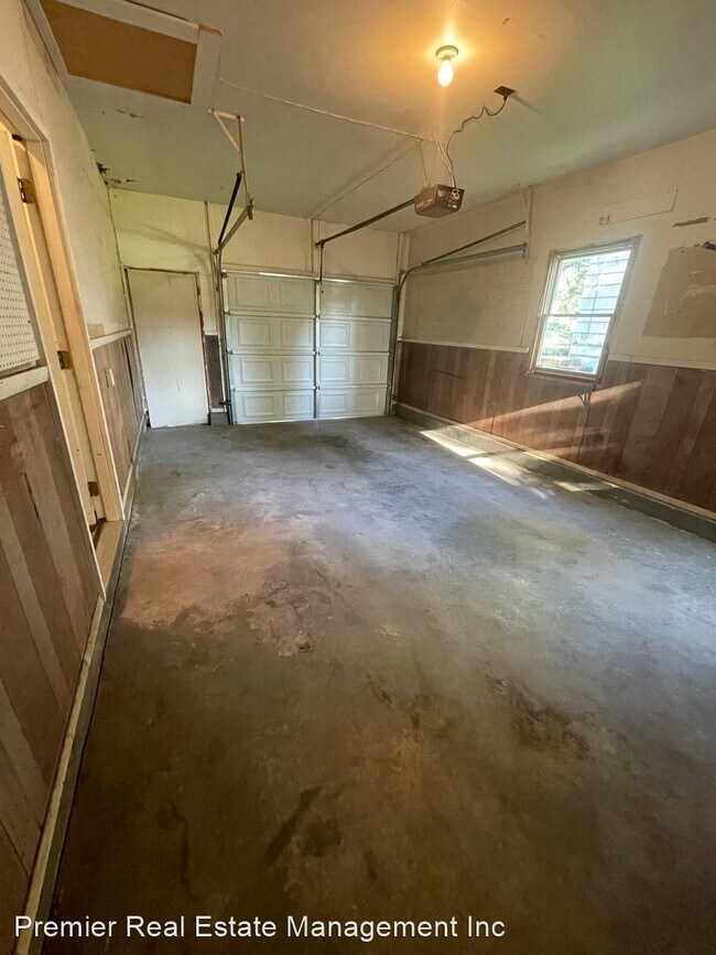 Building Photo - 3 br, 1 bath House - 2341 Blue Ridge Terrace