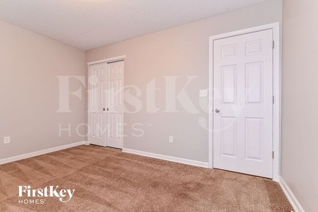 Building Photo - 673 Loon Ln