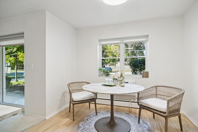 Building Photo - 801 E Miner St