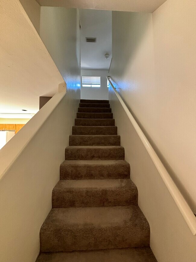 Building Photo - 91-574-574 Makalea St