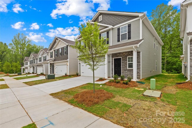 Building Photo - 2116 Clapham Ct