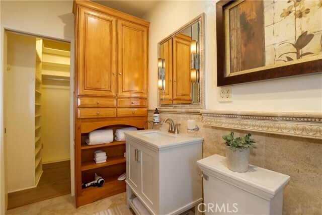 Building Photo - 3323 Ione Dr